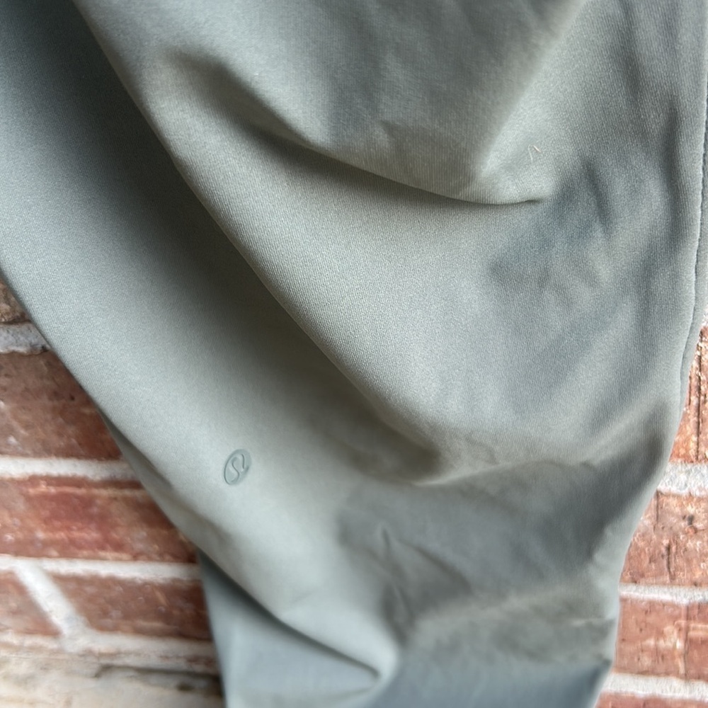 LULULEMON Ladies 10 Olive 🫒 On the go open jogger pants - Picture 8 of 9